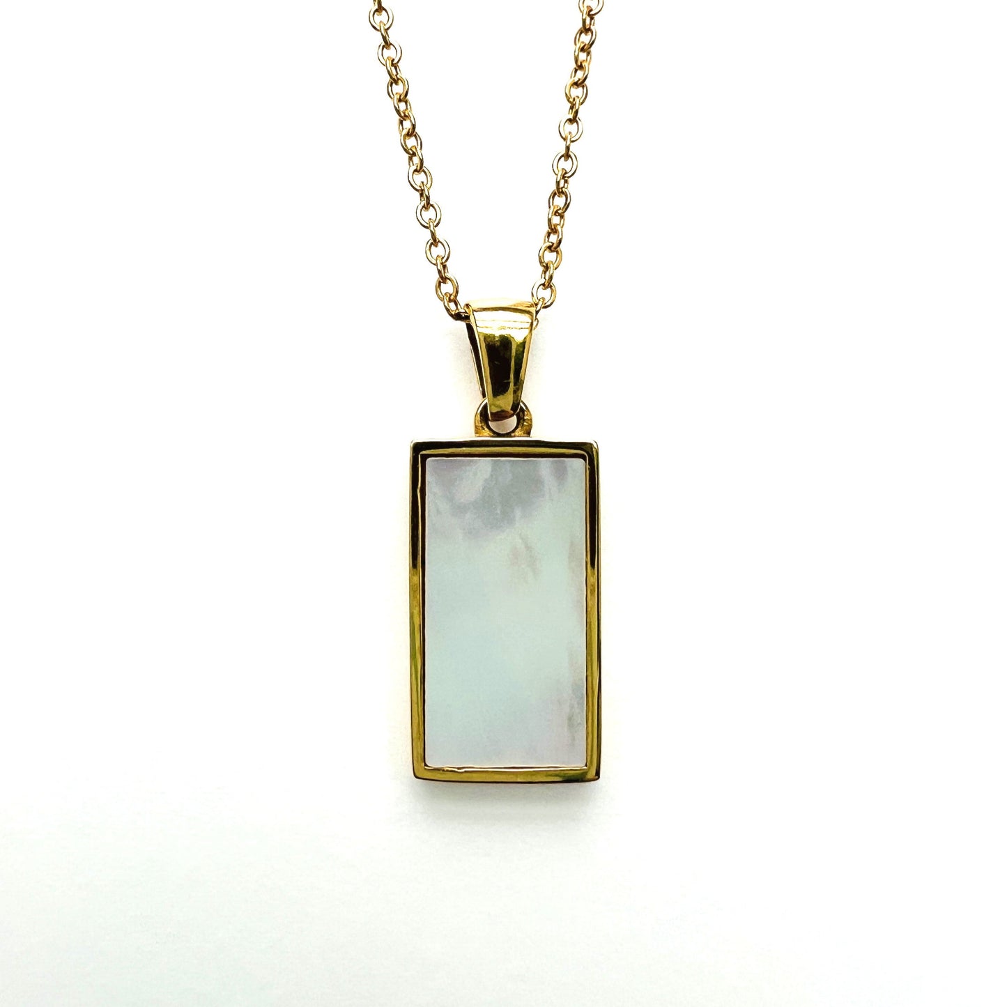 Notre collier l'amoureux inspiré du tarot de Marseille est en acier inoxydable plaqué